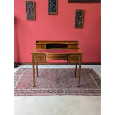 Antiker Schreibtisch aus Mahagoni