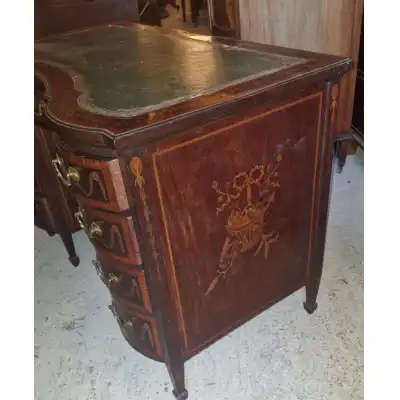 Antiker Schreibtisch 