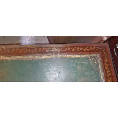 Antiker Schreibtisch 