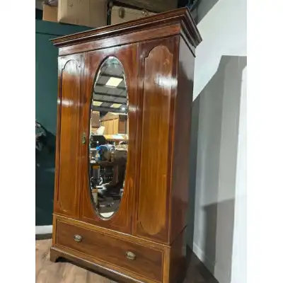 Antiker Edwardianischer Mahagoni-Kleiderschrank mit Spiegel & Intarsien – Eleganz & Funktionalität