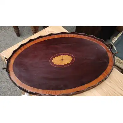 Ovales Mahagoni-Tablett mit Intarsien