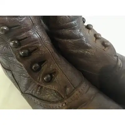 Antike viktorianische Kinderstiefel aus braunem Leder – ca. 1880