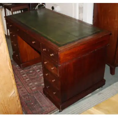 Viktorianischer Mahagoni-Schreibtisch – Zeitlose Eleganz & Funktionalität