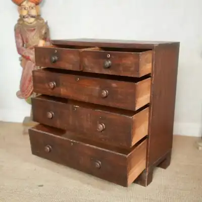 Georgianische Mahagoni-Kommode – Eleganz aus dem 18. Jahrhundert