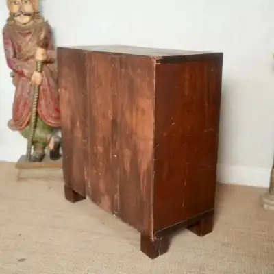 Georgianische Mahagoni-Kommode – Eleganz aus dem 18. Jahrhundert