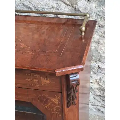 Antiker Musikkabinettschrank aus Walnuss