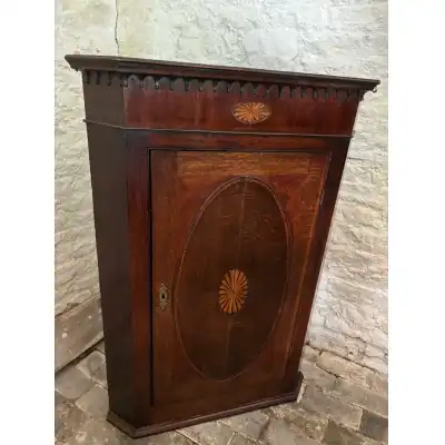 Original Georgianischer Hänge-Eckschrank 