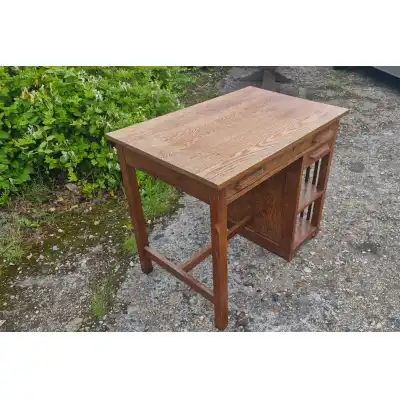 Seltener Eichen-Schreibtisch von Globe Wernicke 