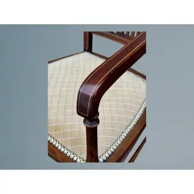 Antiker Edwardianischer Mahagoni-Armstuhl