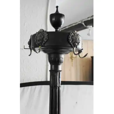 Antiker Mahagoni-Kleiderständer