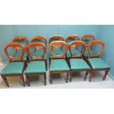 antikes Set von zehn Esszimmerstühlen