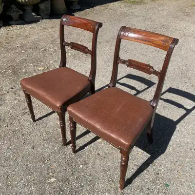 Set aus vier hochwertigen Regency-Mahagoni-Esszimmerstühlen