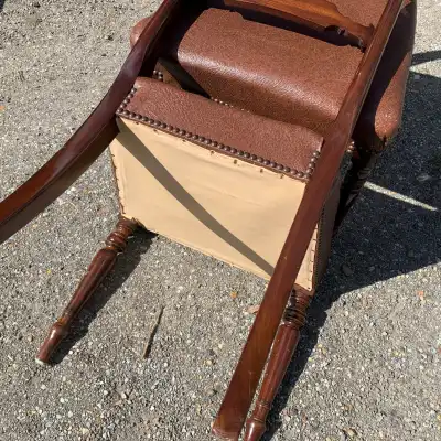 Set aus vier hochwertigen Regency-Mahagoni-Esszimmerstühlen