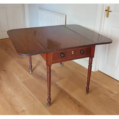 Regency Mahagoni Pembroke-Tisch mit 2 Schubladen & Teebox – Antik