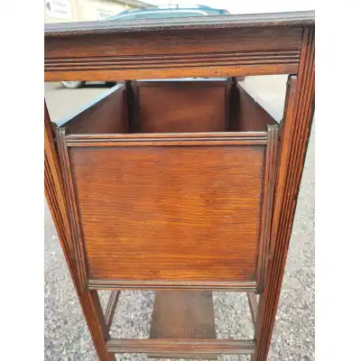 Art & Crafts Eichen-Beistelltisch mit klappbaren Seiten – Antik, ca. 1900