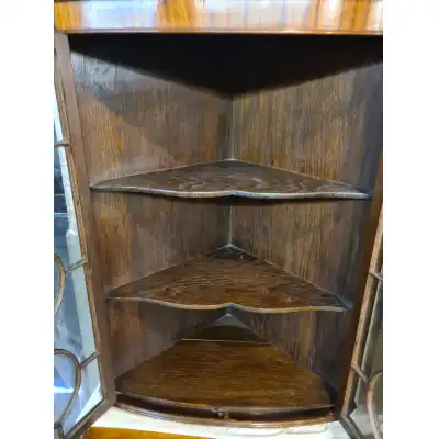 Edwardianische Mahagoni-Eckvitrine mit geschwungener Front & Glastüren – Antik, ca. 1900