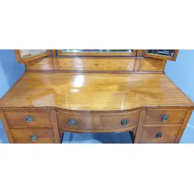 Antiker Schminktisch – Eleganz aus der Edwardianischen Epoche