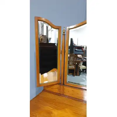 Antiker Schminktisch – Eleganz aus der Edwardianischen Epoche