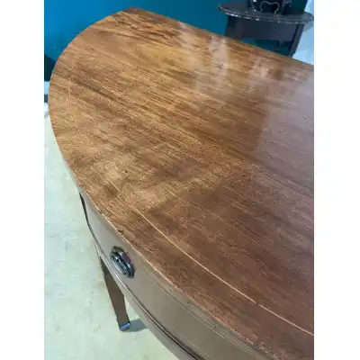 Edwardian Mahogany Inlaid Demi Lune Sideboard – Ein Meisterwerk der Möbelkunst