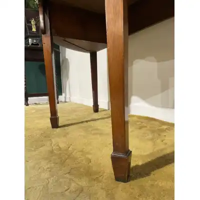 Edwardian Mahogany Inlaid Demi Lune Sideboard – Ein Meisterwerk der Möbelkunst