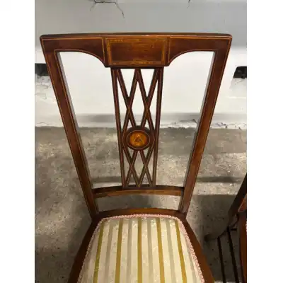 Paar edwardianischer Mahagoni-Schlafzimmerstühle