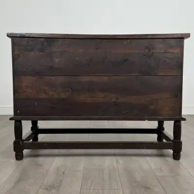 Antiker Eichen-Sideboard aus dem 18. Jahrhundert – Hochwertige Handwerkskunst