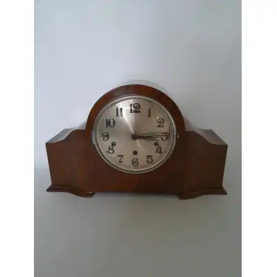 Edle Art-Deco Walnuss Kaminuhr mit Westminster-Chimes