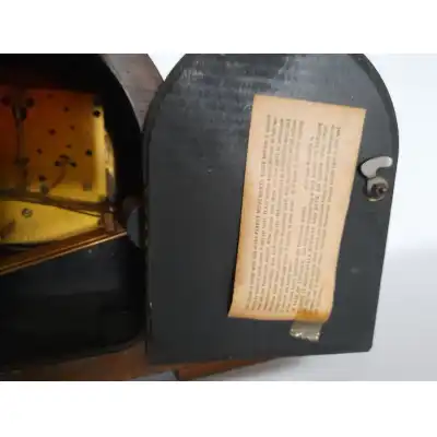 Edle Art-Deco Walnuss Kaminuhr mit Westminster-Chimes