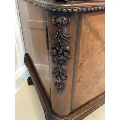 Hochwertiges antikes Sideboard aus Maser-Walnuss von Maple & Co. – ca. 1920