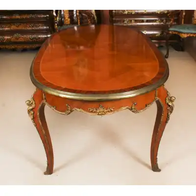Antiker französischer Louis-Revival Esstisch mit Ormolu-Beschlägen – ca. 1920