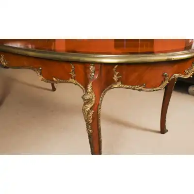 Antiker französischer Louis-Revival Esstisch mit Ormolu-Beschlägen – ca. 1920
