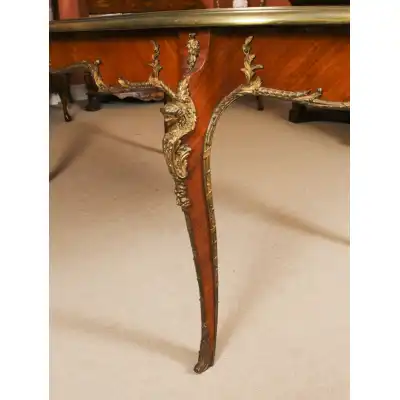 Antiker französischer Louis-Revival Esstisch mit Ormolu-Beschlägen – ca. 1920