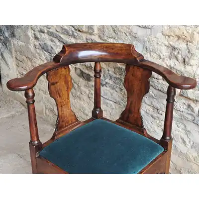 Antiker Queen Anne Mahagoni-Eckstuhl – ca. 1740