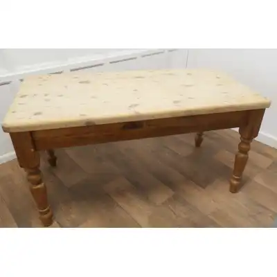 Pine Farmhouse Kitchen Table – Antiker Esstisch aus Kiefernholz von 1930