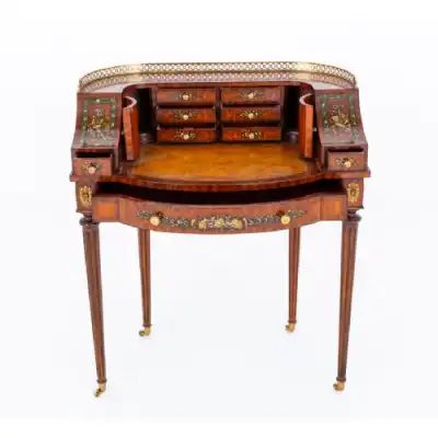 Ein Eleganter Schreibtisch aus den 1920er Jahren