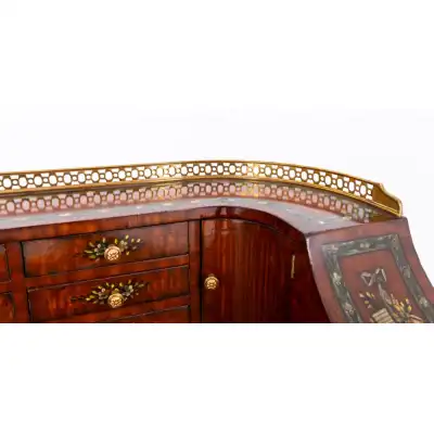 Ein Eleganter Schreibtisch aus den 1920er Jahren