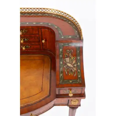 Ein Eleganter Schreibtisch aus den 1920er Jahren