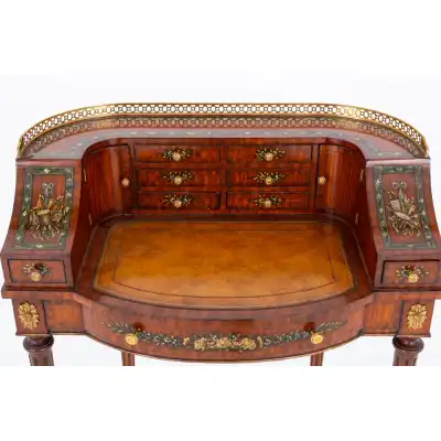 Ein Eleganter Schreibtisch aus den 1920er Jahren