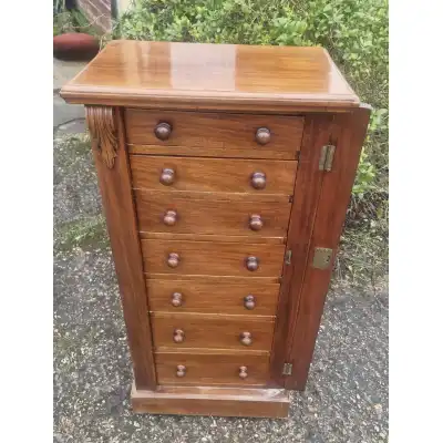 Viktorianische Kommode aus massivmahagoni