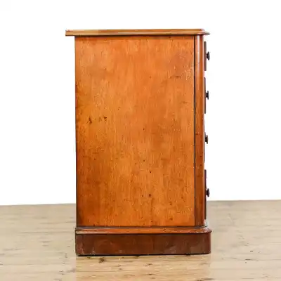 Ein klassischer Mahagoni-Schreibtisch aus der Edwardianischen Ära