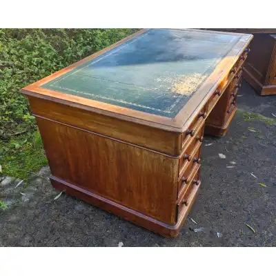 Viktorianischer Mahagoni-Schreibtisch 