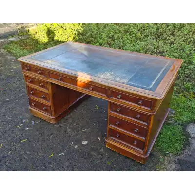 Viktorianischer Mahagoni-Schreibtisch 