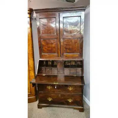 Georgianisches Bücherschrank