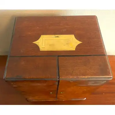 Antikes Apothekerkabinett aus Mahagoni