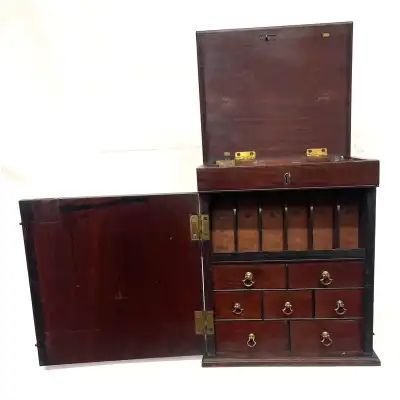 Antike Apothekerbox aus Mahagoni