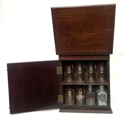 Antike Apothekerbox aus Mahagoni