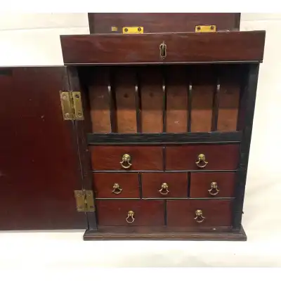 Antike Apothekerbox aus Mahagoni