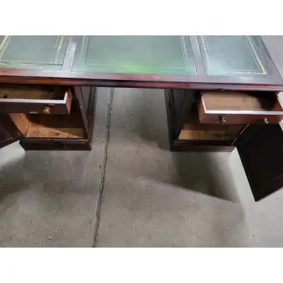 Viktorianischer Schreibtisch aus mahagoni