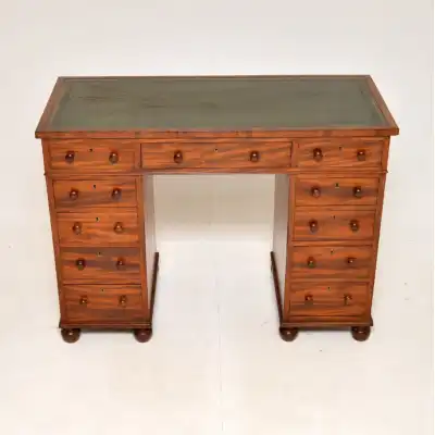 Viktorianischer Schreibtisch aus massivmahagoni