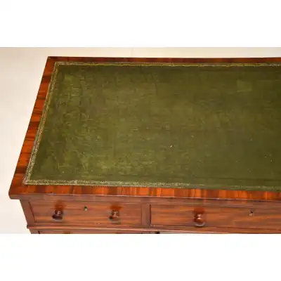 Viktorianischer Schreibtisch aus massivmahagoni